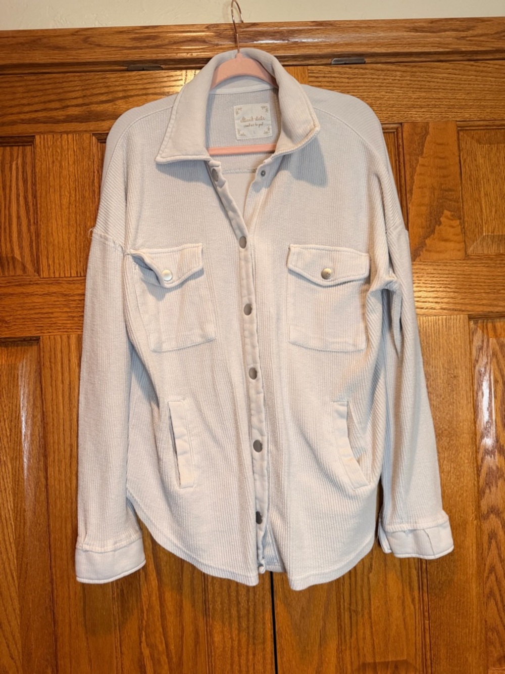 Altar'd State Cream Shaket with snap closure